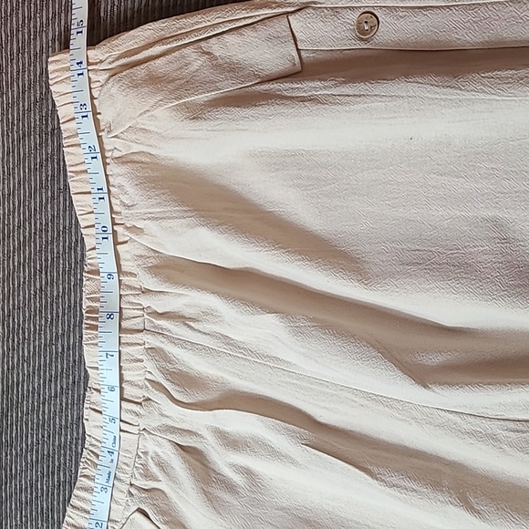 Button Sides Capris - Picture 5 of 10